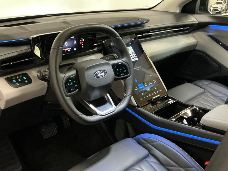 Ford Explorer 82 Premium Extended Range 5d