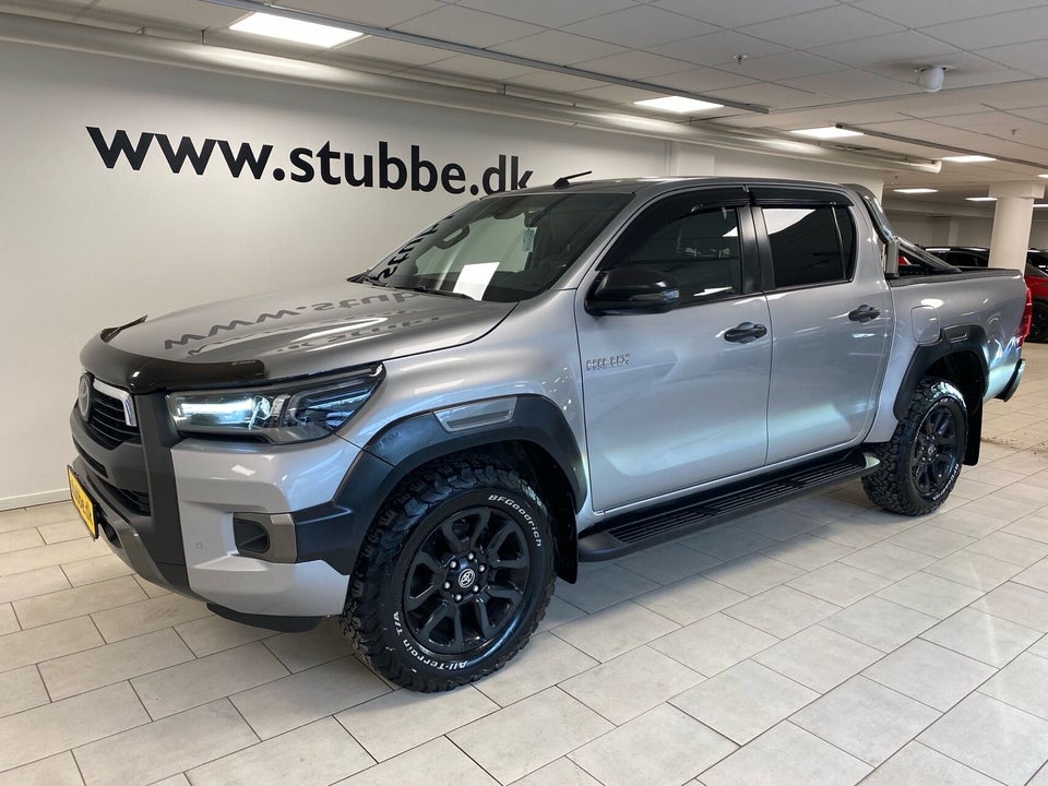 Toyota HiLux 2,8 D T4 Invincible Db.Kab aut. 4d