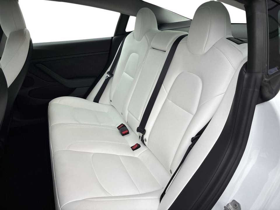 Tesla Model 3 Standard Range+ RWD 4d