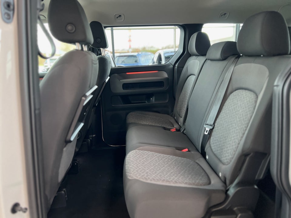 VW ID.Buzz 77 Pro SWB 5d