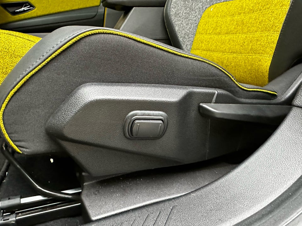 Renault 5 E-Tech 52 Iconic 5d