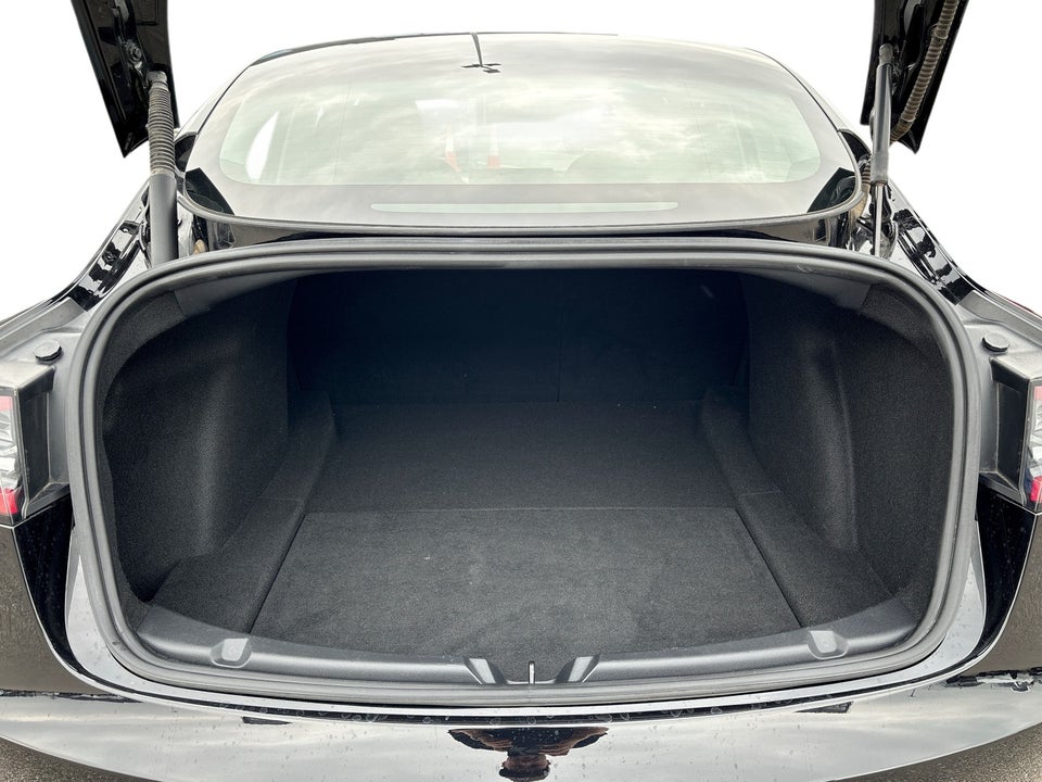 Tesla Model 3 Long Range AWD 4d