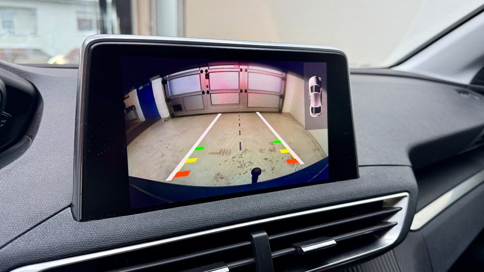 Peugeot 5008 1,2 e-THP 130 Allure 7prs 5d