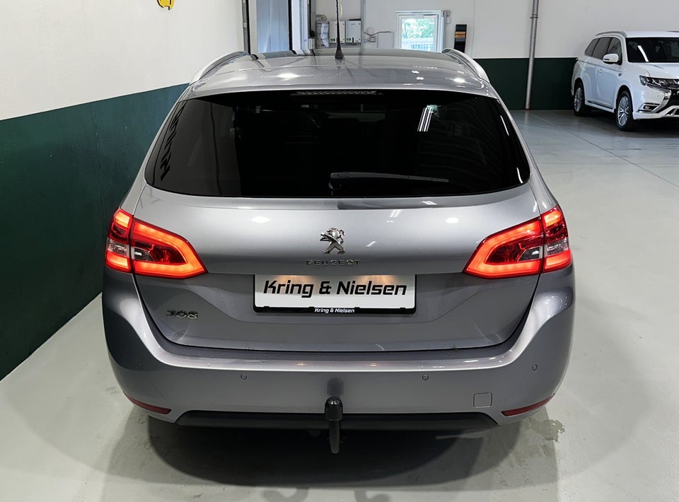 Peugeot 308 1,5 BlueHDi 130 Selection Sky SW 5d