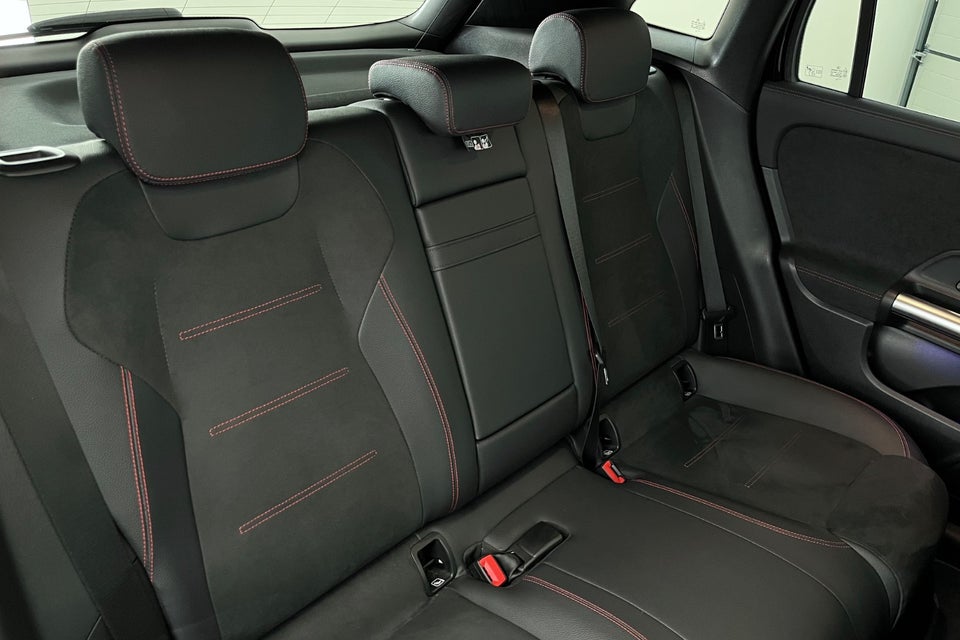 Mercedes EQA300 AMG Line 4Matic 5d