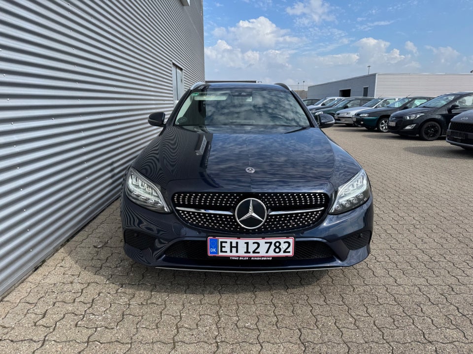 Mercedes C300 de 2,0 Advantage stc. aut. 5d