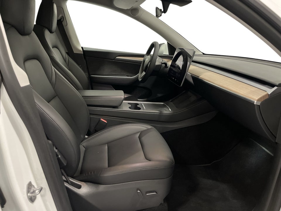 Tesla Model Y Long Range AWD 5d