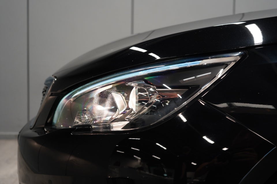 Peugeot 308 1,2 e-THP 130 Allure Sky 5d