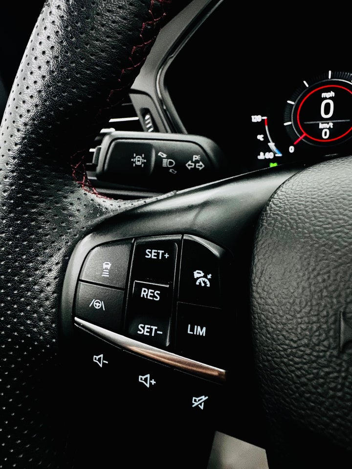Ford Kuga 2,5 PHEV ST-Line CVT 5d