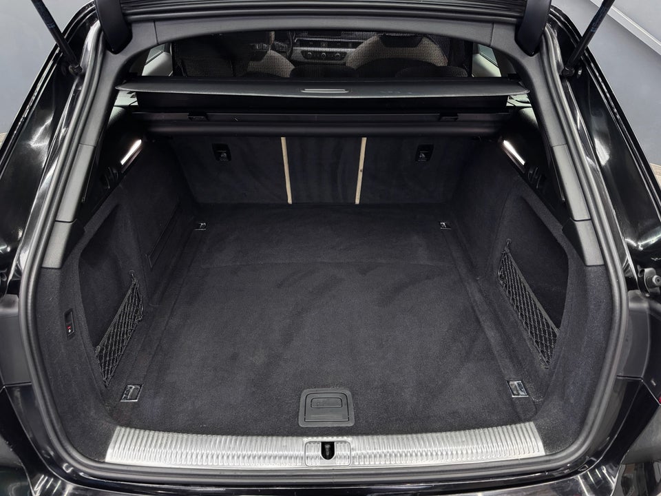 Audi A4 3,0 TDi 218 Sport Avant S-tr. 5d