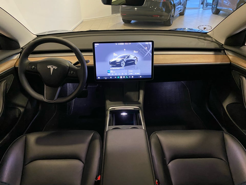 Tesla Model 3 Long Range RWD 4d