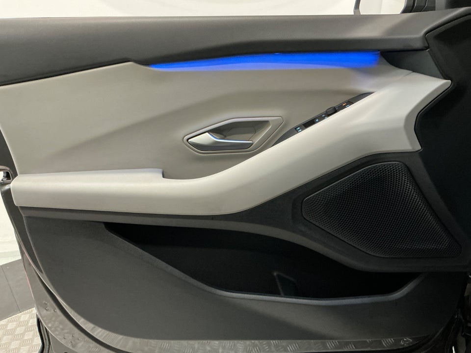 Ford Explorer 77 Premium Extended Range 5d