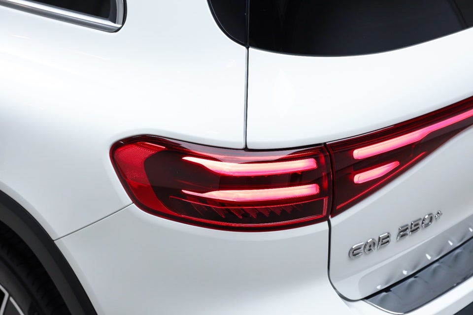 Mercedes EQB250+ AMG Advance 5d