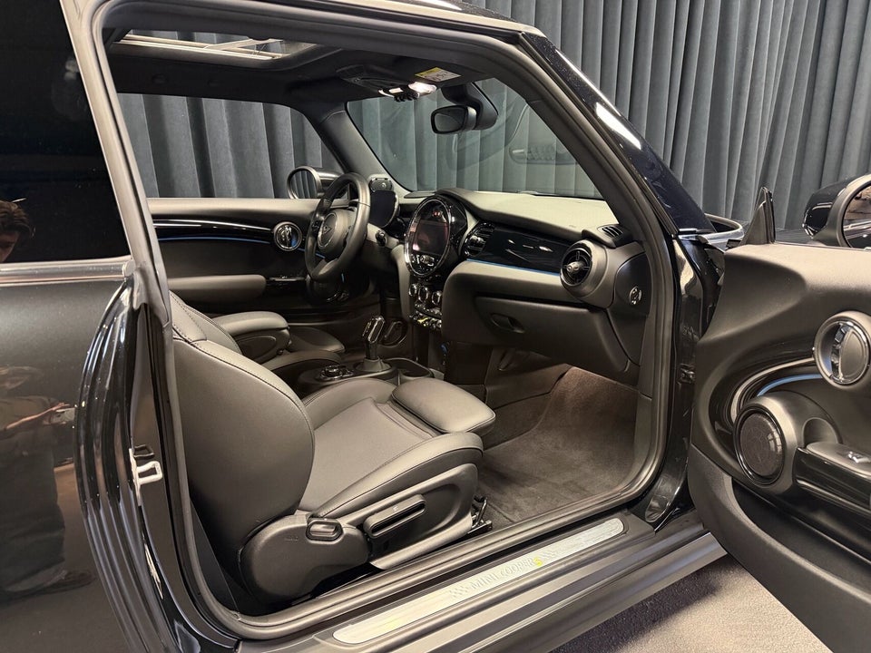 MINI Cooper SE Edition Premium Plus 3d