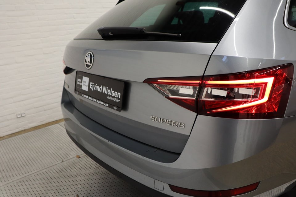 Skoda Superb 2,0 TDi 150 Style Combi DSG 5d