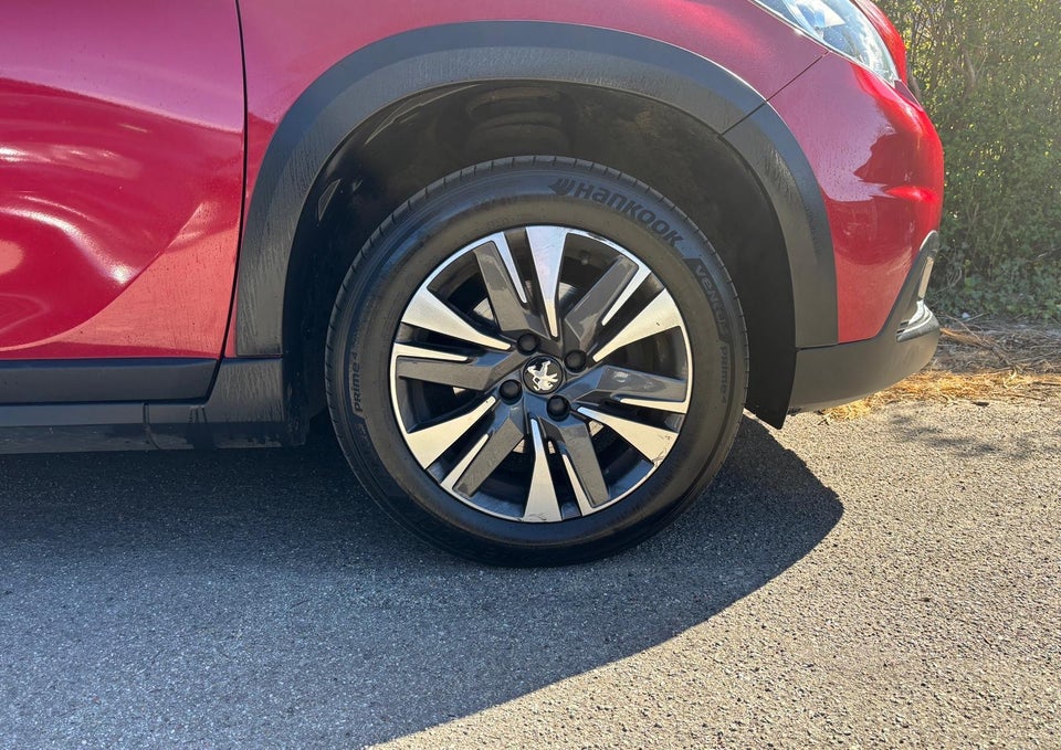 Peugeot 2008 1,2 e-THP 110 Allure Sky 5d