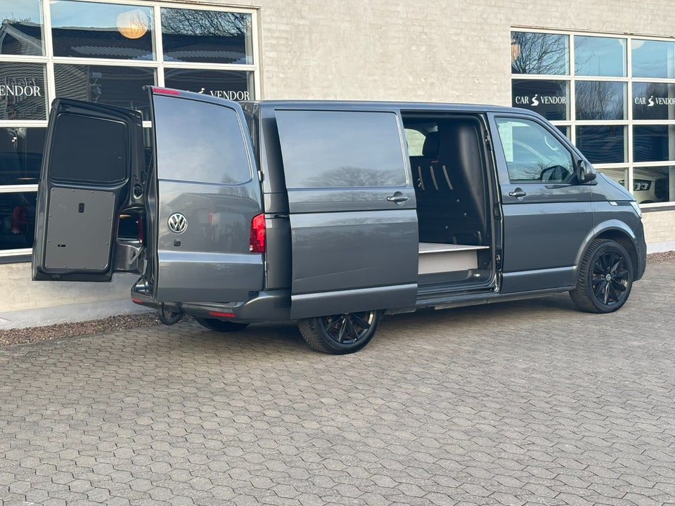 VW Transporter 2,0 TDi 150 Kassevogn DSG 4Motion kort