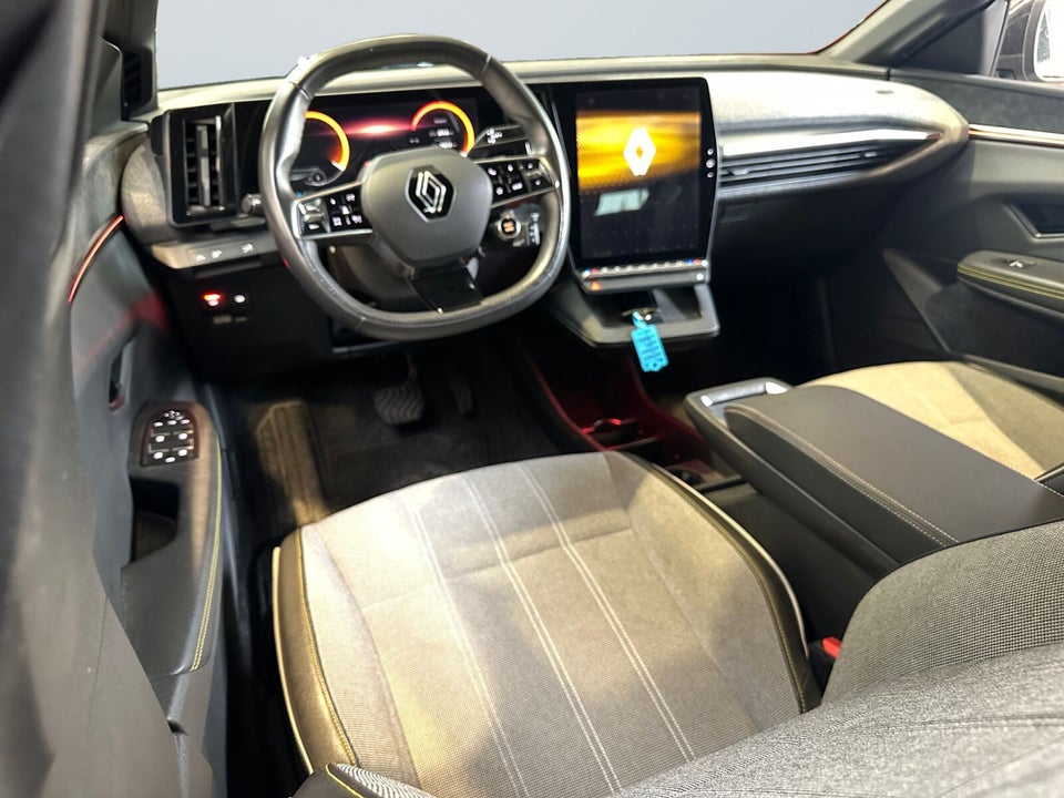 Renault Megane E-Tech 60 Techno 5d