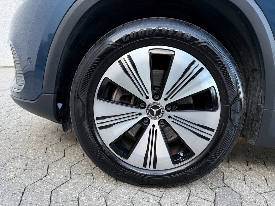 Mercedes EQA300 Progressive 4Matic 5d