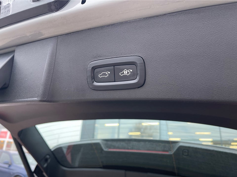 Volvo XC40 ReCharge Extended Range Plus 5d