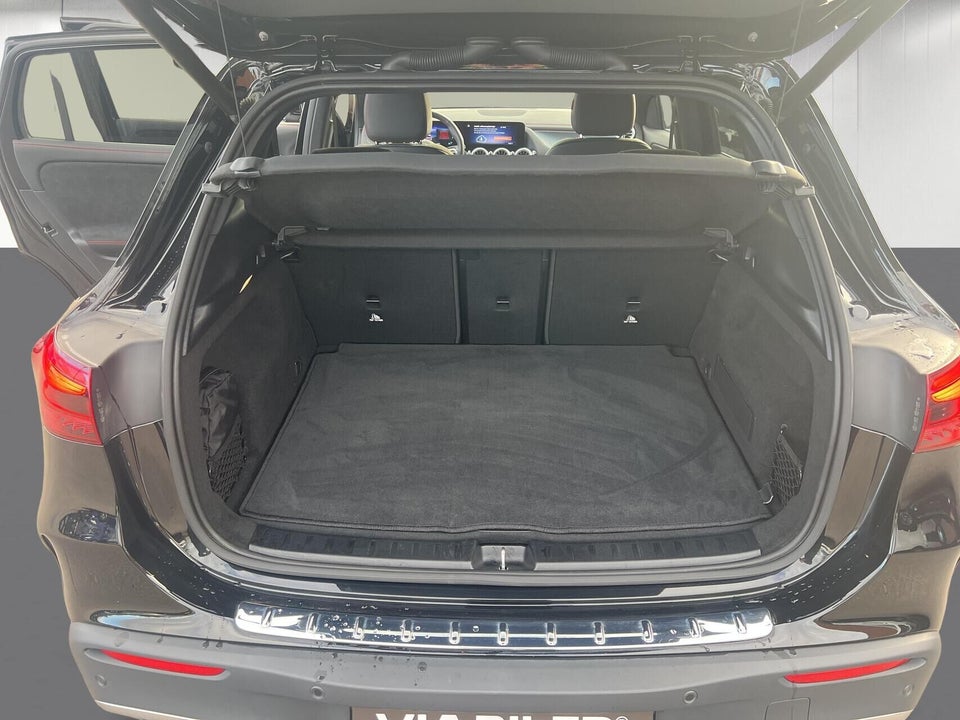 Mercedes EQA300 AMG Line 4Matic 5d