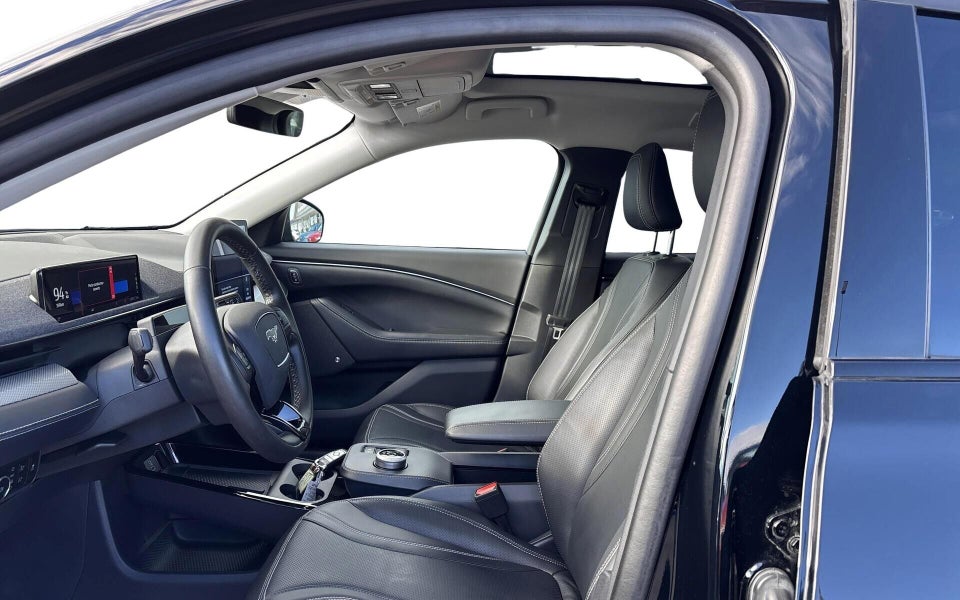 Ford Mustang Mach-E 70 Standard Range 5d