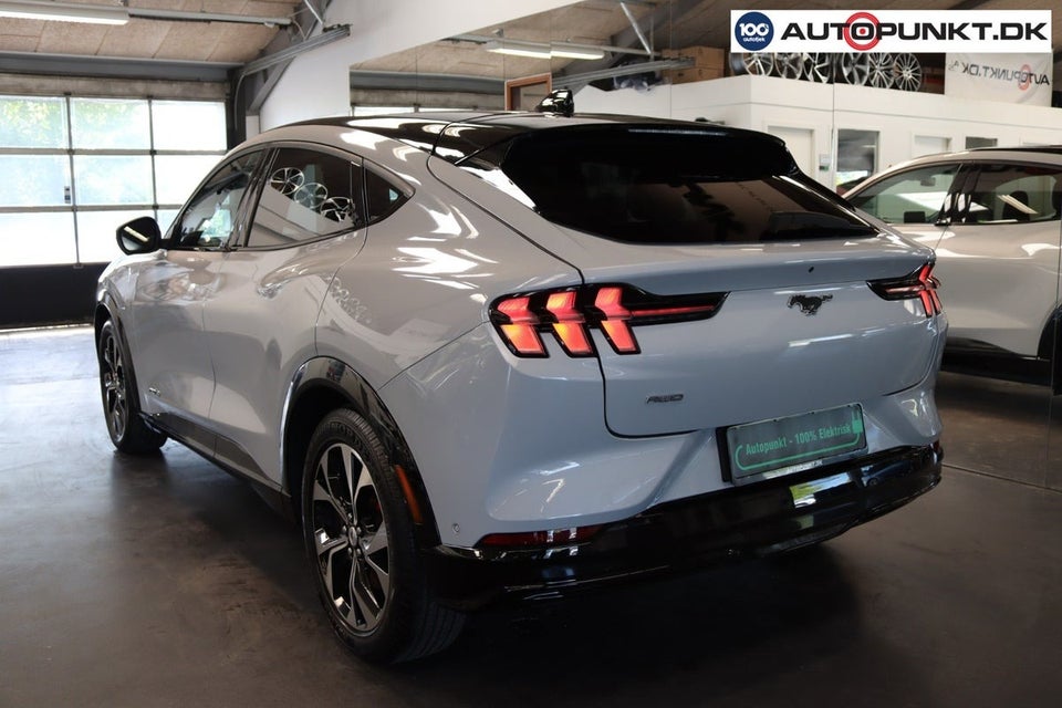 Ford Mustang Mach-E 75 Standard Range AWD 5d
