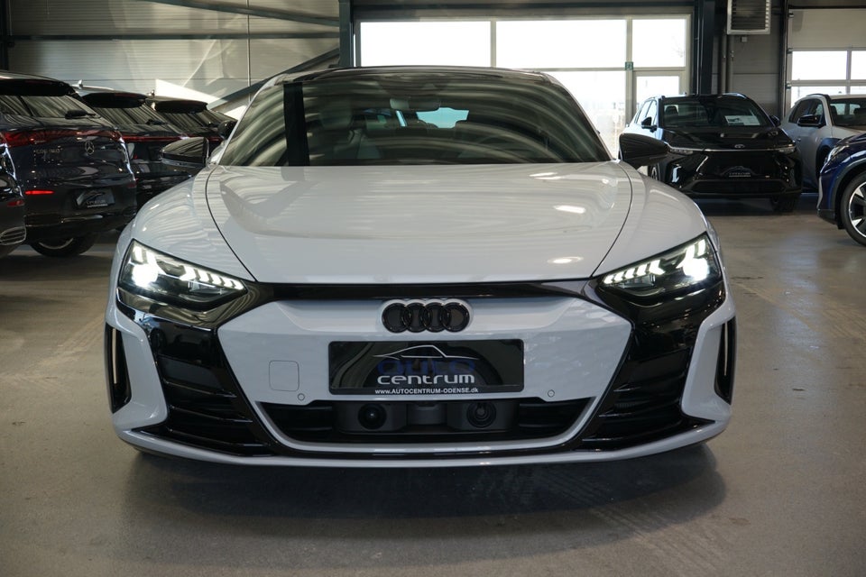 Audi e-tron GT quattro 4d