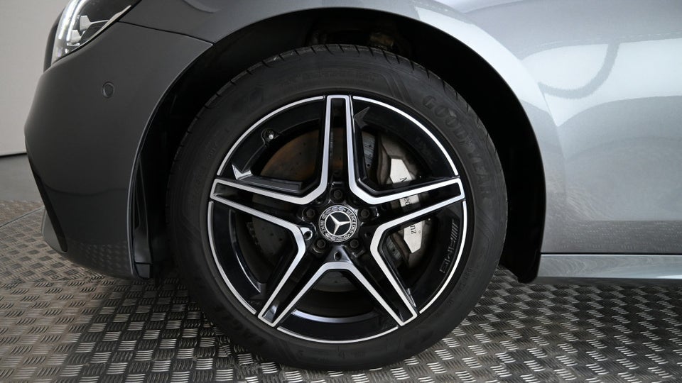 Mercedes E300 e 2,0 AMG Line aut. 4d