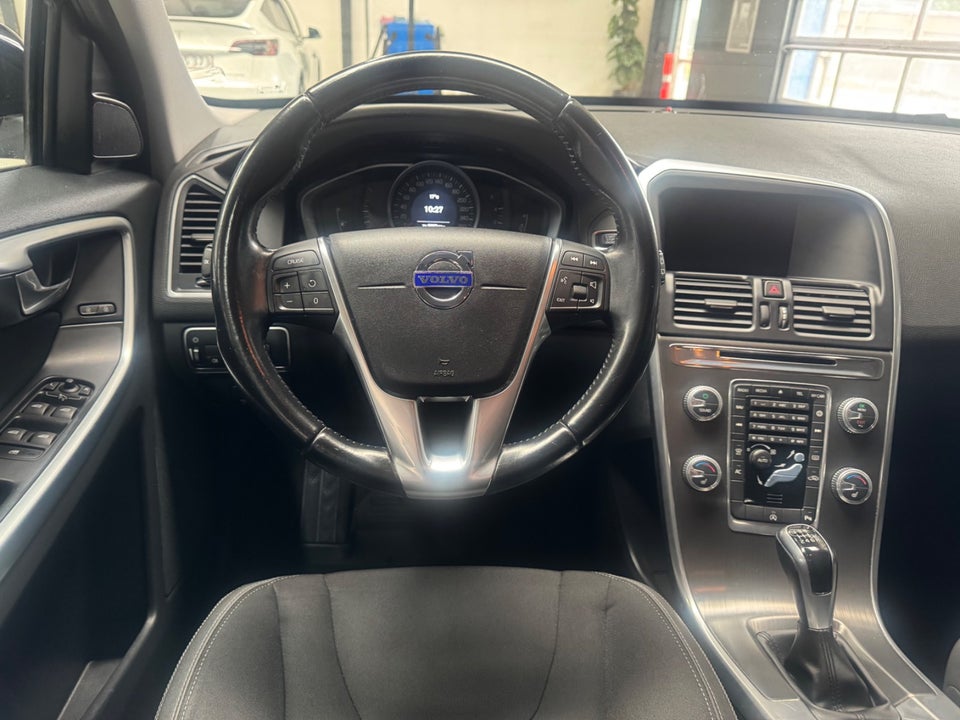 Volvo XC60 2,0 D4 190 Momentum 5d