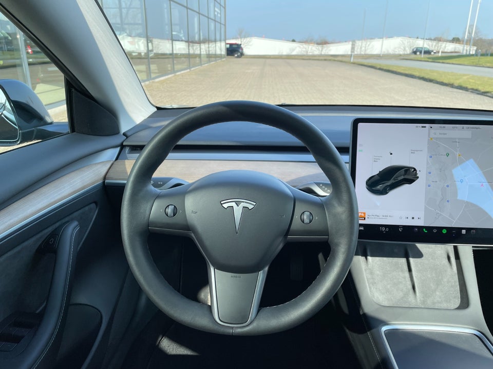 Tesla Model 3 Long Range AWD 4d