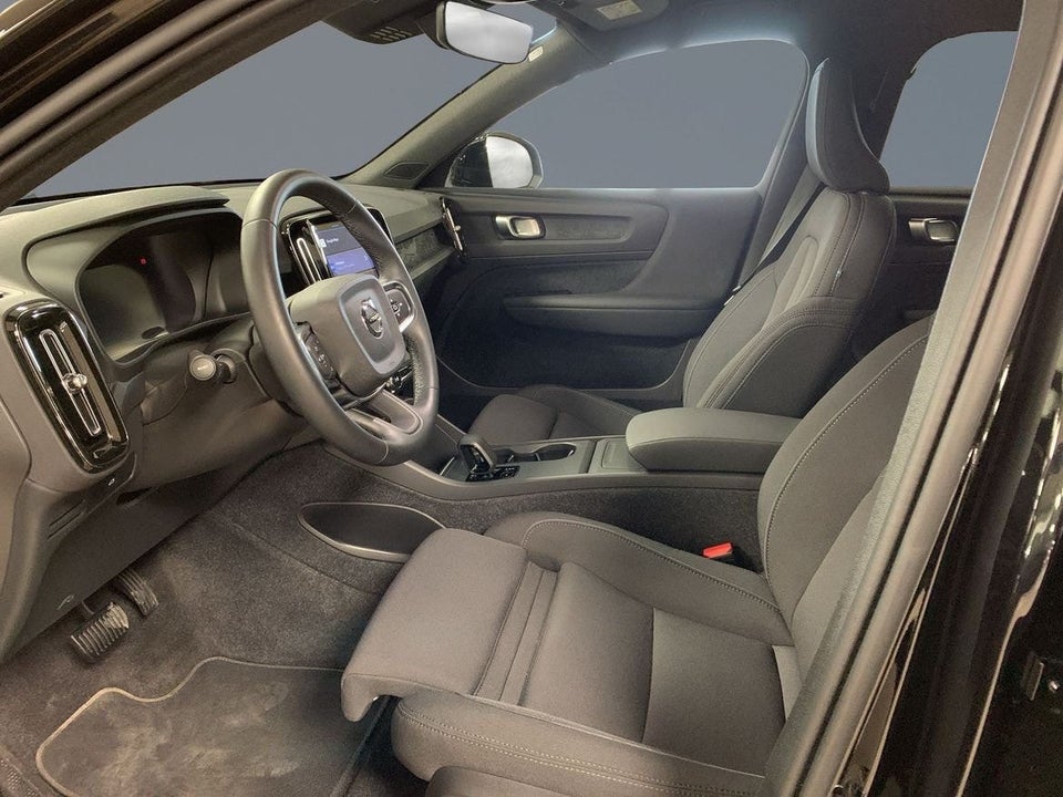 Volvo EX40 Extended Range Black Edition 5d