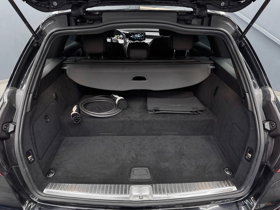 Mercedes C300 de 2,0 AMG Line Night Edition stc. aut. 5d