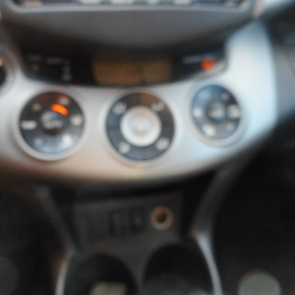 Toyota RAV4 2,2 D-CAT 177 4x4 Van 5d