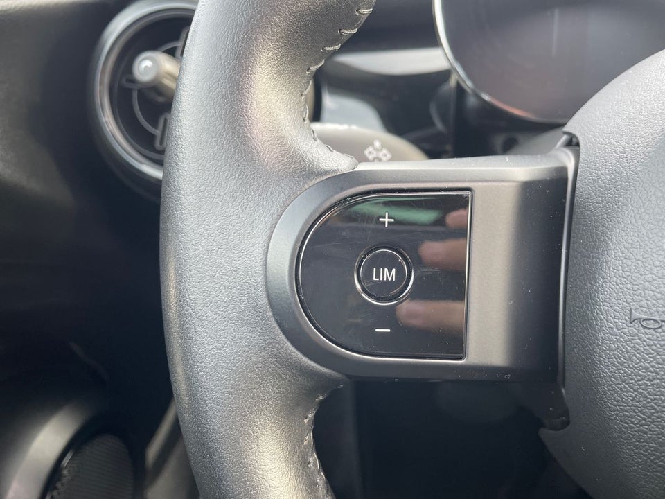 MINI Cooper SE Essential 3d