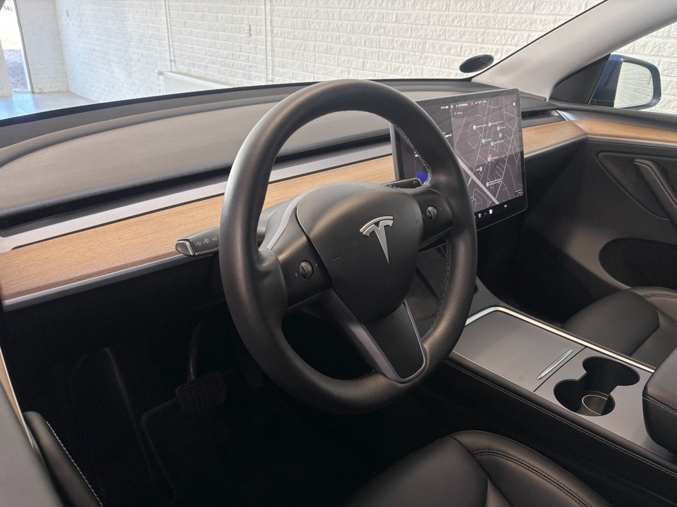 Tesla Model Y Long Range AWD 5d