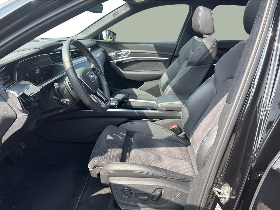 Audi e-tron 55 S-line quattro 5d