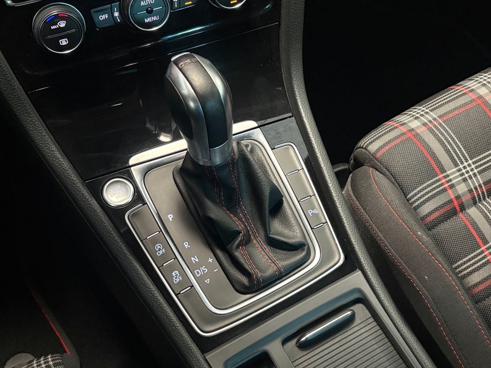 VW Golf VII 2,0 GTi Performance DSG 5d