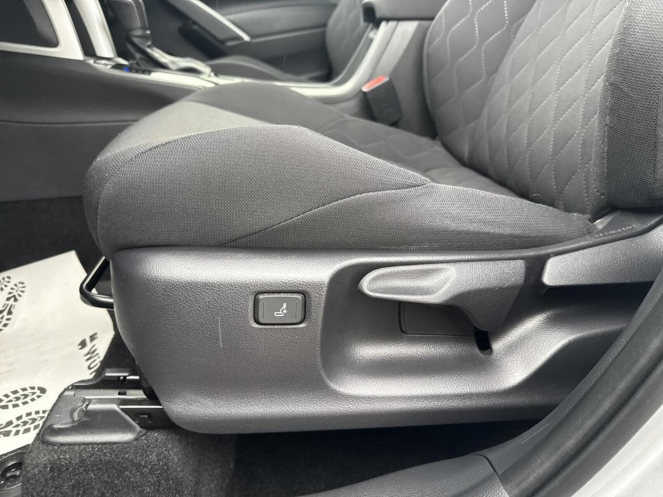 Toyota Corolla Cross 2,0 Hybrid Style Comfort CVT 5d