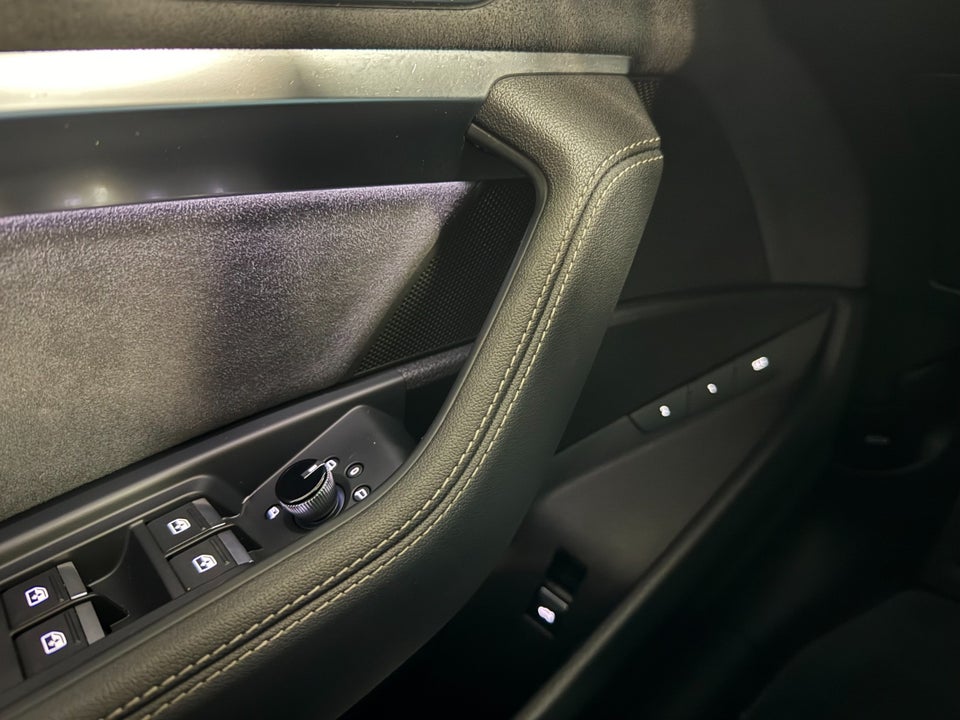 Audi Q8 e-tron 55 S-line quattro 5d