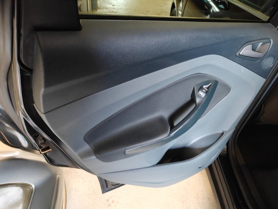 Ford C-MAX 1,0 SCTi 125 Titanium 5d