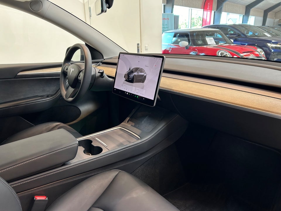 Tesla Model Y Long Range AWD 5d