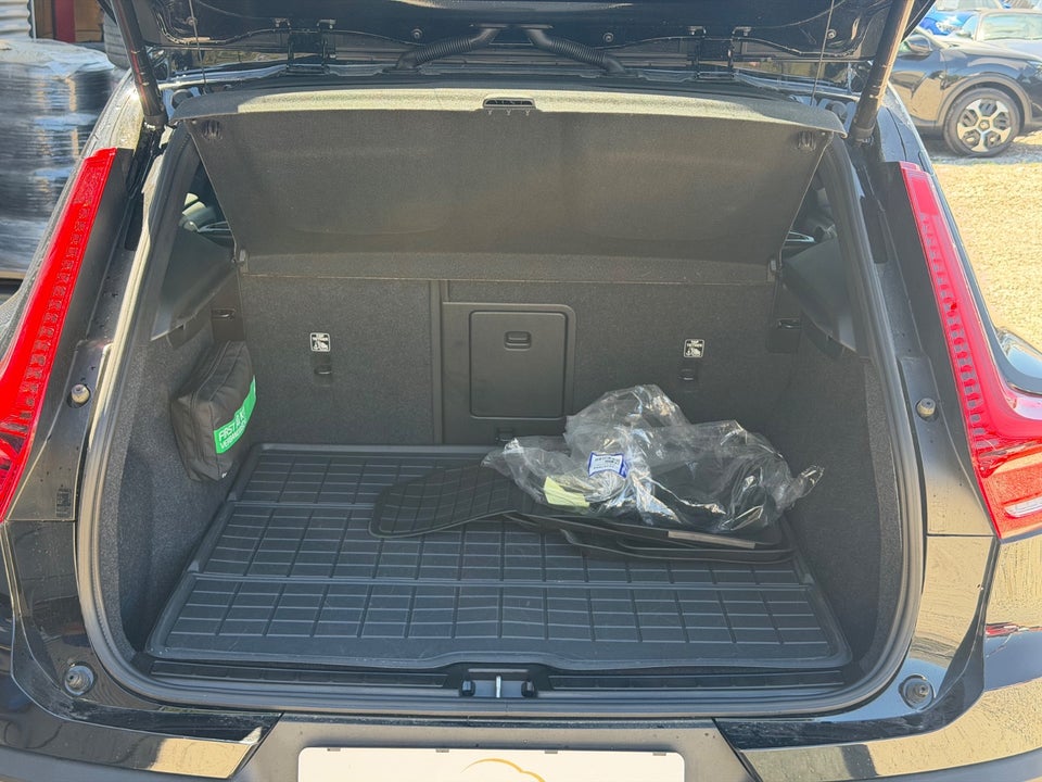 Volvo EX40 Extended Range Ultra Black Edition 5d