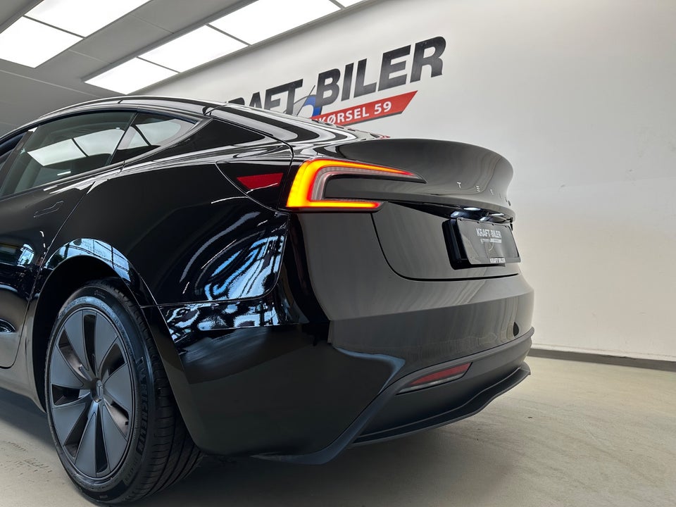 Tesla Model 3 RWD 4d