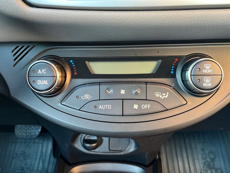 Toyota Yaris 1,5 Hybrid H1 e-CVT 5d