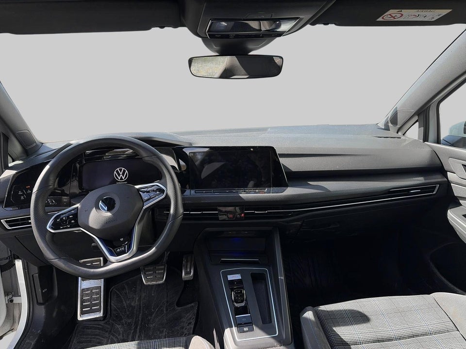 VW Golf VIII 1,4 GTE DSG 5d