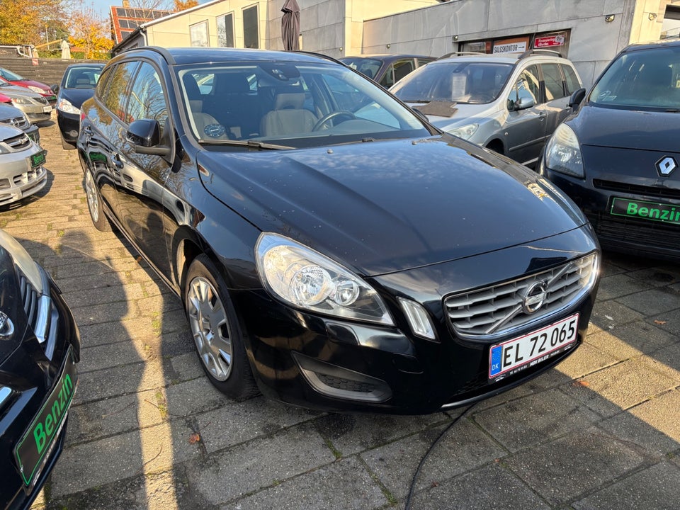 Volvo V60 1,6 T4 180 Kinetic aut. 5d