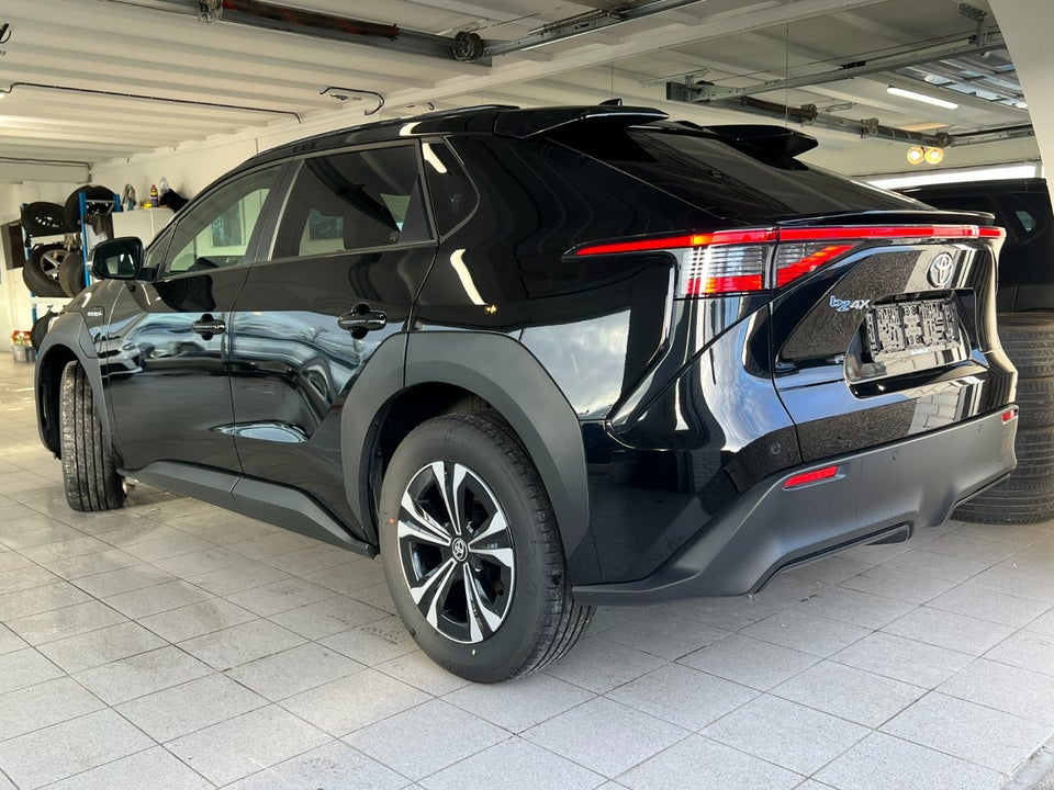 Toyota bZ4X Active 5d