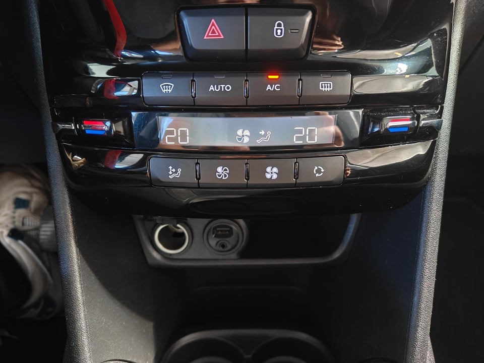 Peugeot 208 1,6 BlueHDi 100 Desire 5d