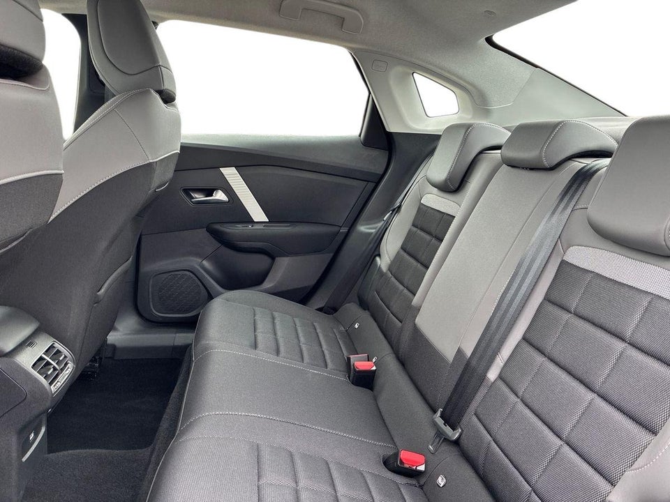 Citroën ë-C4 X 54 Plus 4d